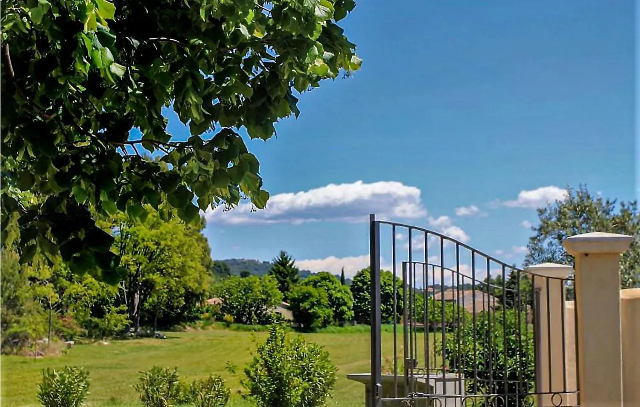 Casa vacanze 5 Bedroom Beautiful Home In Mérindol