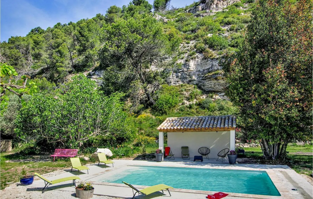 5 Bedroom Beautiful Home In Mérindol Francia